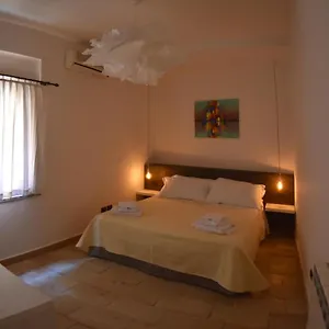 taormina-al-bacio-apartment.sicilyhotelsitaly.net/